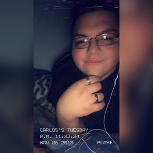 Meet your Posher, Carlos